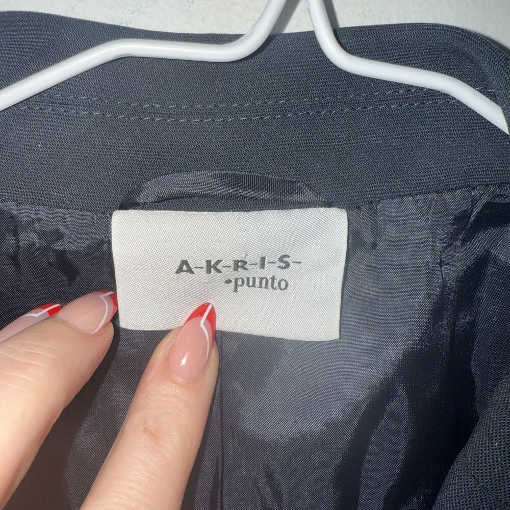 AKRIS Punto Wool Hidden Button Blazer - Black 6 - Picture 8 of 10